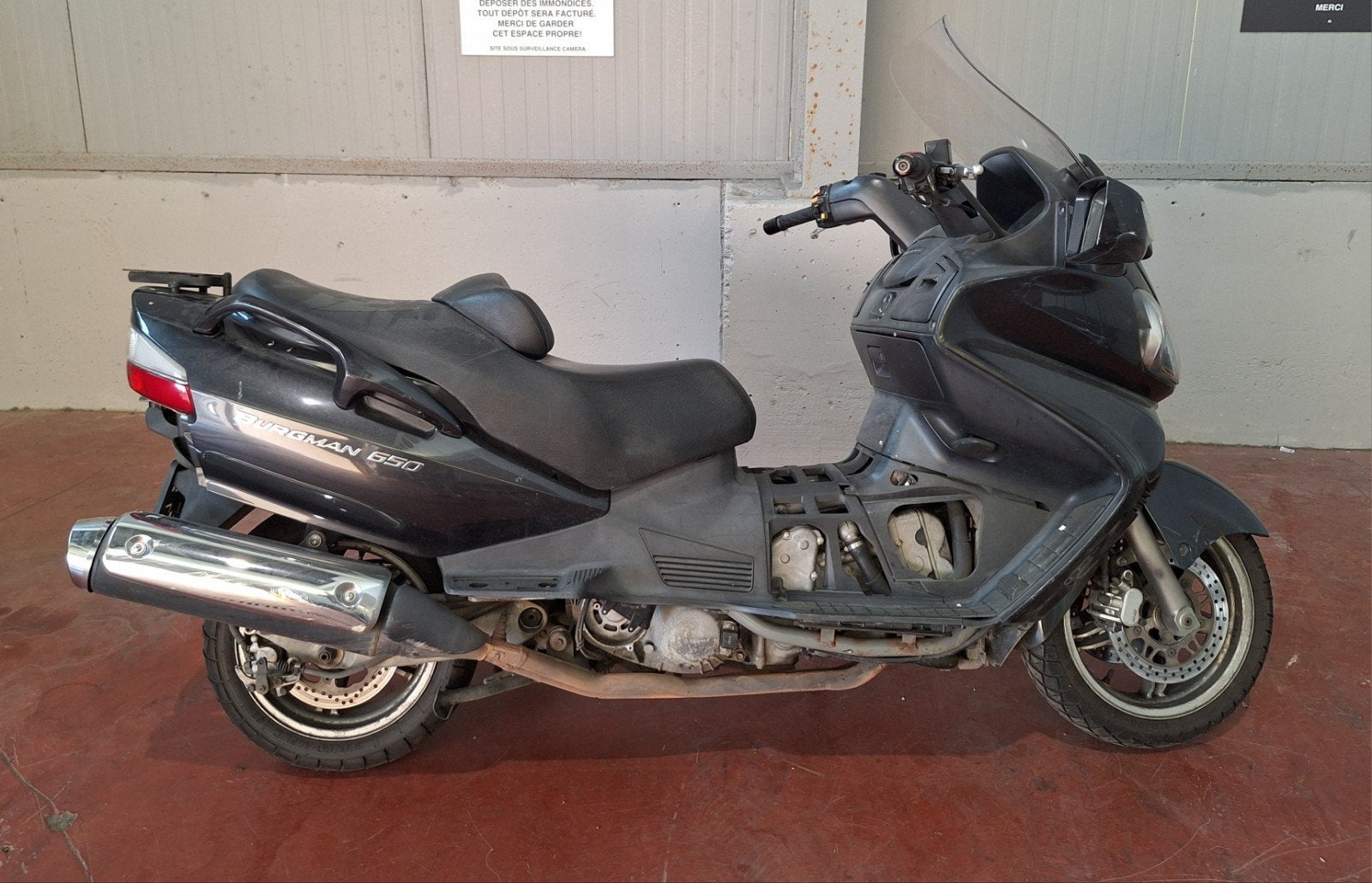 Suzuki Burgman 650 entier pour pièces, Vélos & Vélomoteurs