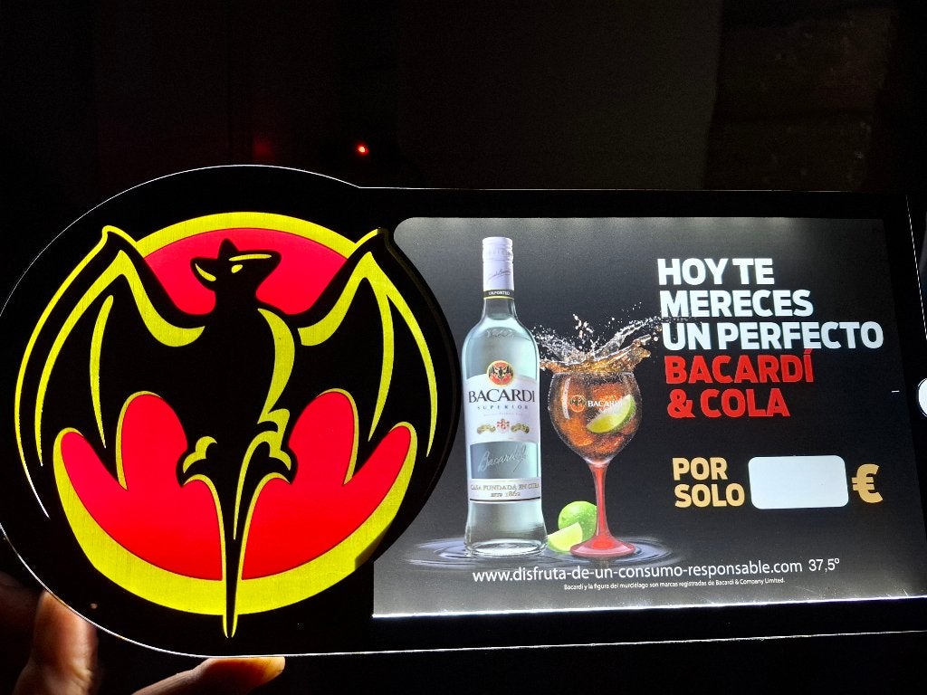 Lichtreclame Bacardi met wijzigbare display, Ophalen of Verzenden, Nieuw, Lichtbak of (neon) lamp