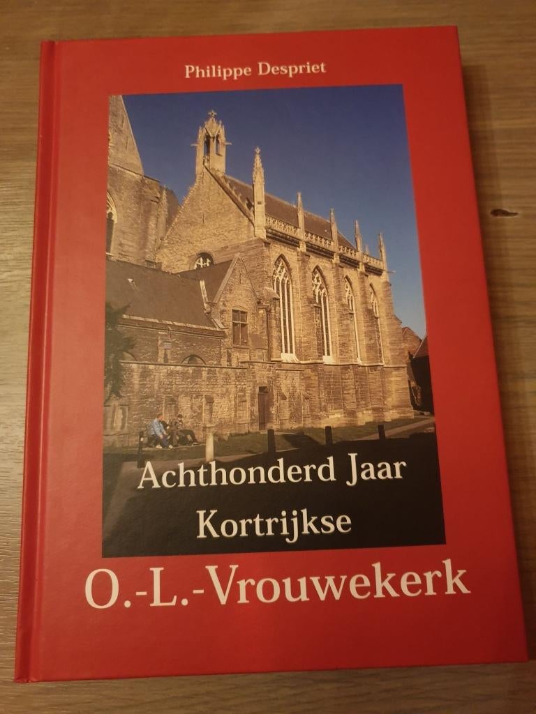 KORTRIJK Achthonderd jaar Kortrijkse O.-L.-Vrouwekerk..., Ophalen of Verzenden, Zo goed als nieuw