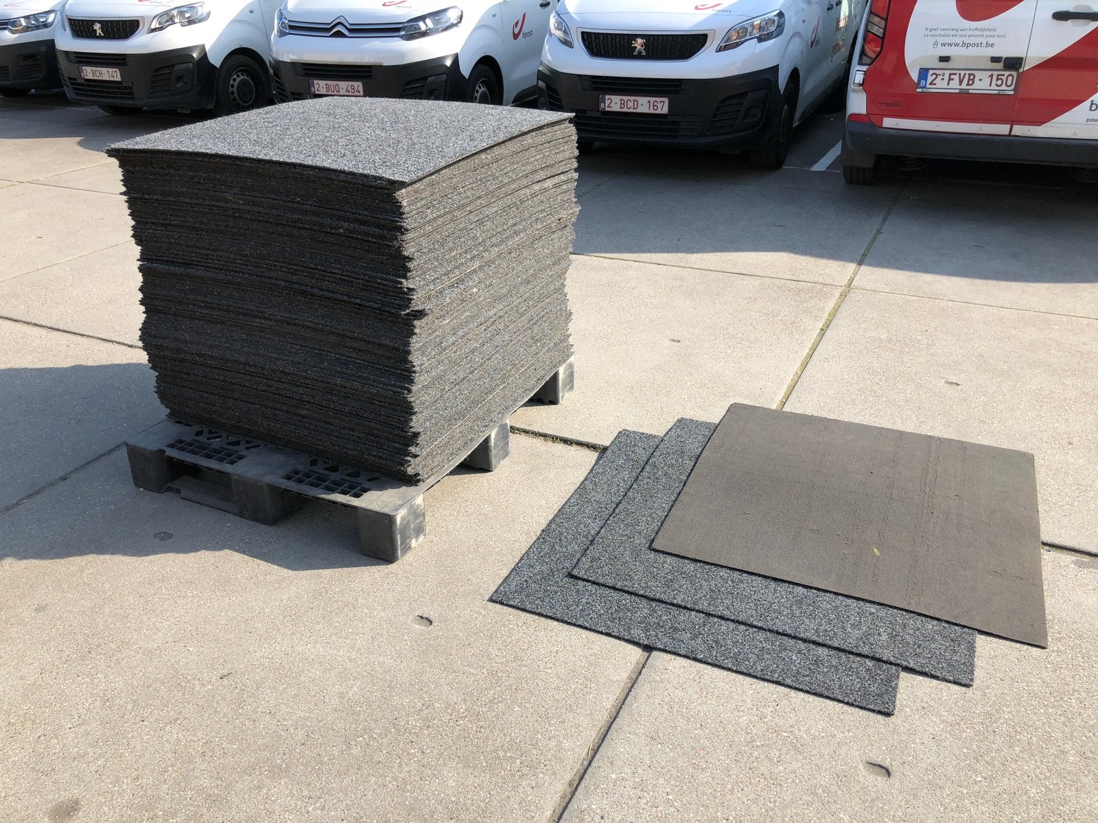 Revêtement de sol gris/moquette 2000m2, Maison & Meubles, Ameublement | Tapis & Moquettes, Comme neuf, Enlèvement