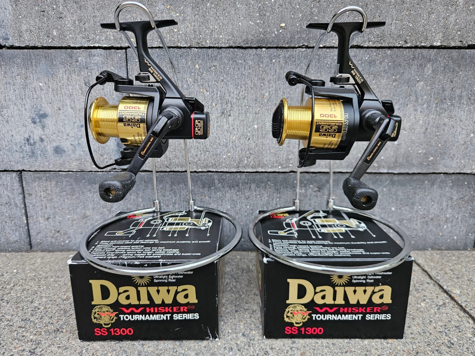 2 Daiwa Whisker Tournament SS1300, Ophalen of Verzenden
