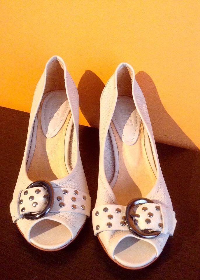 Bool open pumps / Peep toes van leer – Maat 37, Pumps, Beige, Ophalen of Verzenden, Zo goed als nieuw