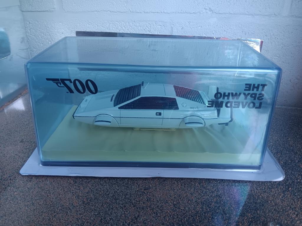 007 miniature 1/24