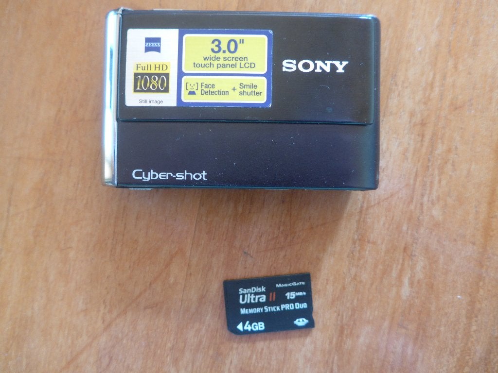 Objectif Sony Cybershot -Zeiss et carte mémoire 4 Go, Flash intégré, Batterie, Enlèvement ou Envoi, Moins de 4 fois
