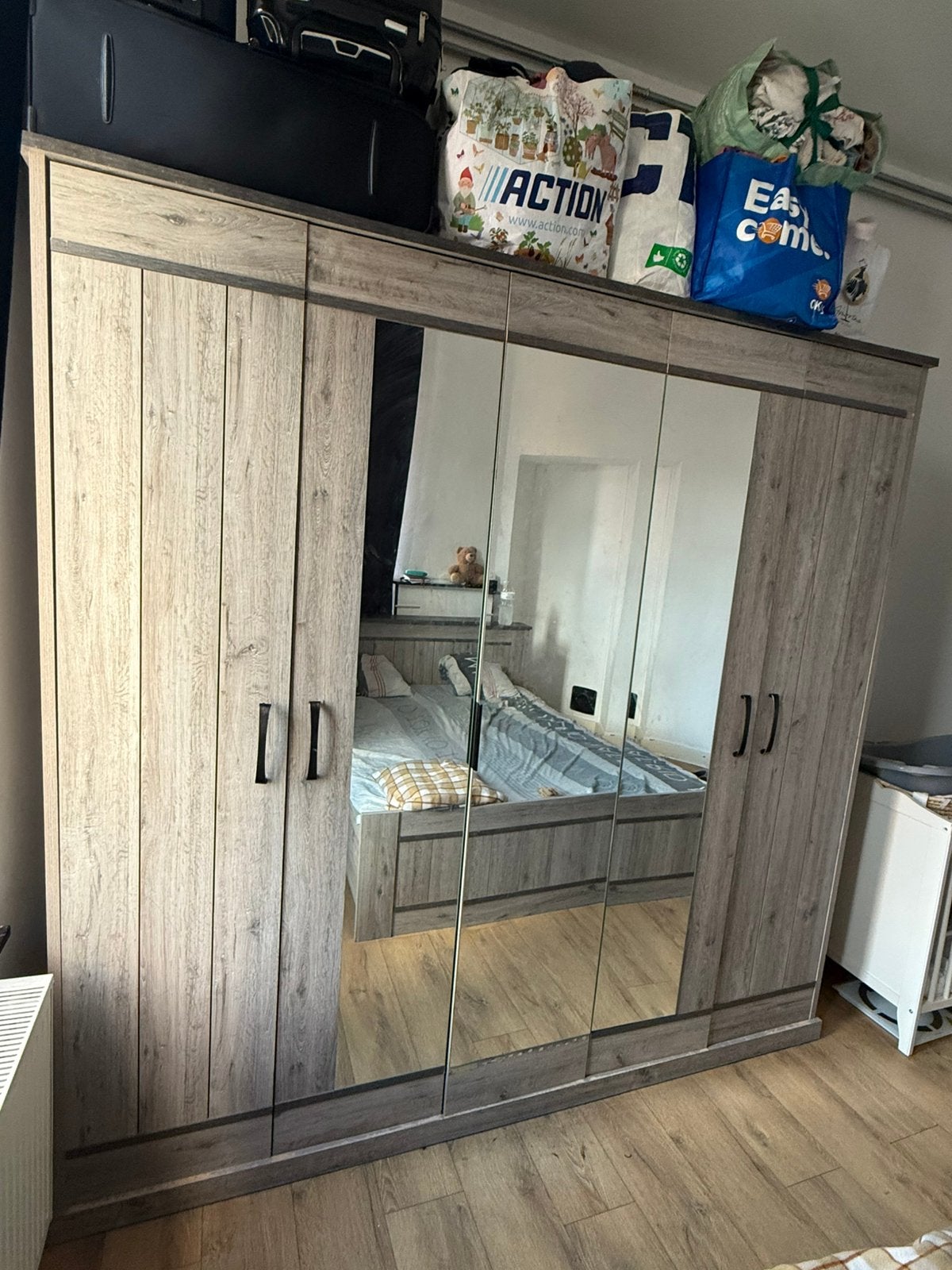 Grande penderie avec 5 portes+ 1 table de chevet + 1 armoire, Maison & Meubles, Avec porte(s), 150 à 200 cm, Utilisé, 50 à 75 cm