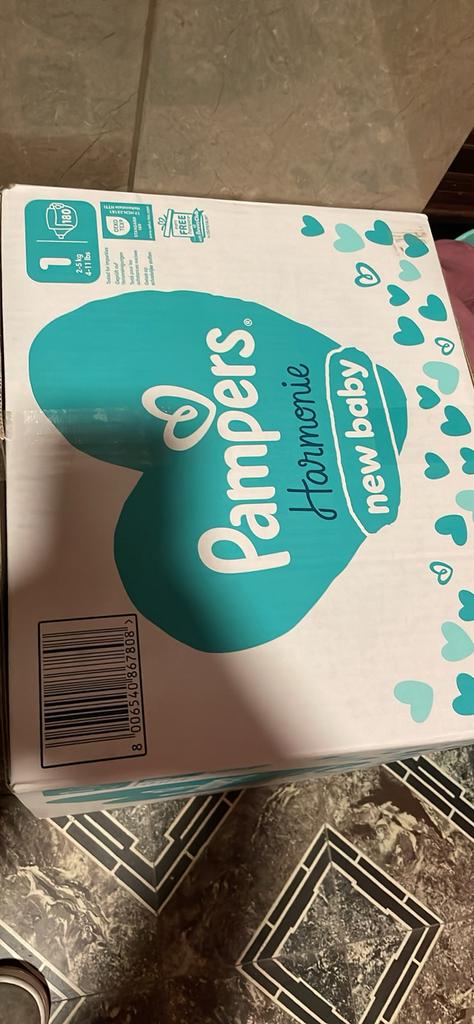 Coffret Pampers Harmony Taille 1 mois, Enfants & Bébés, Enlèvement, Neuf