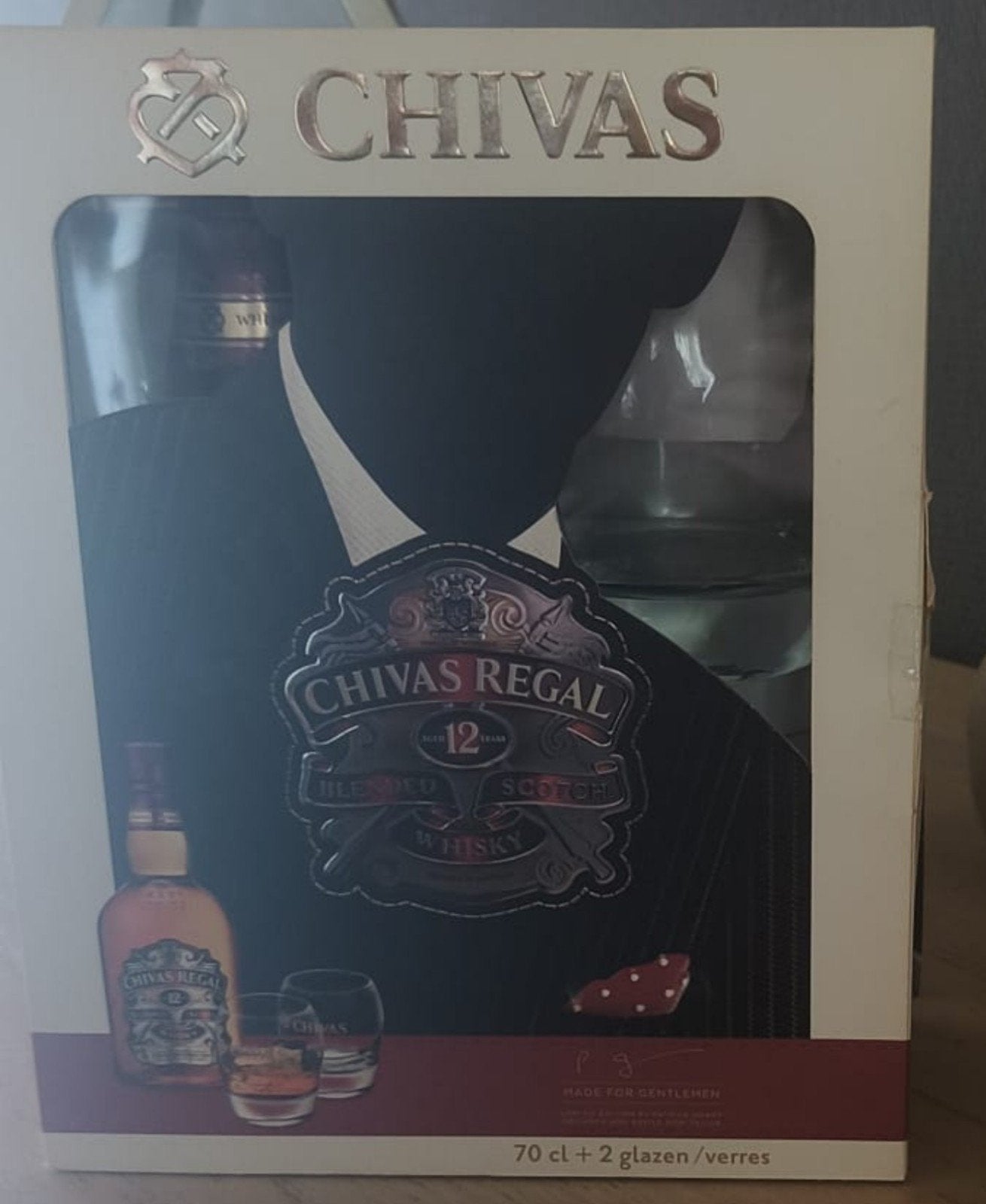 Chivas regal wiskey met 2 glazen, Ophalen