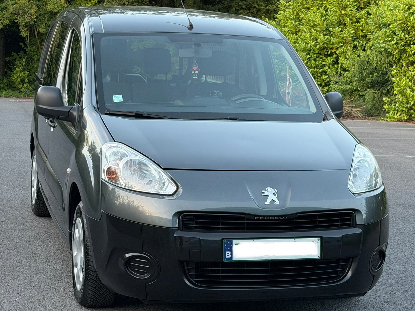 Peugeot Partner 1.6 Hdi/1 Main - Airco - 3Pl - Boekje - BTW, Voorwielaandrijving, Parkeersensor, 4 cilinders, https://public.car-pass.be/vhr/d8f812ad-d853-4c2a-94e3-9f685fad40d1