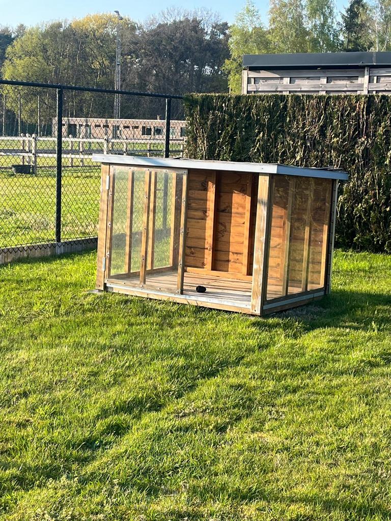 Mooi houten hondenhok, Dieren en Toebehoren, Hondenhokken, Ophalen, 100 cm of meer, Hondenhok, 110 cm of meer
