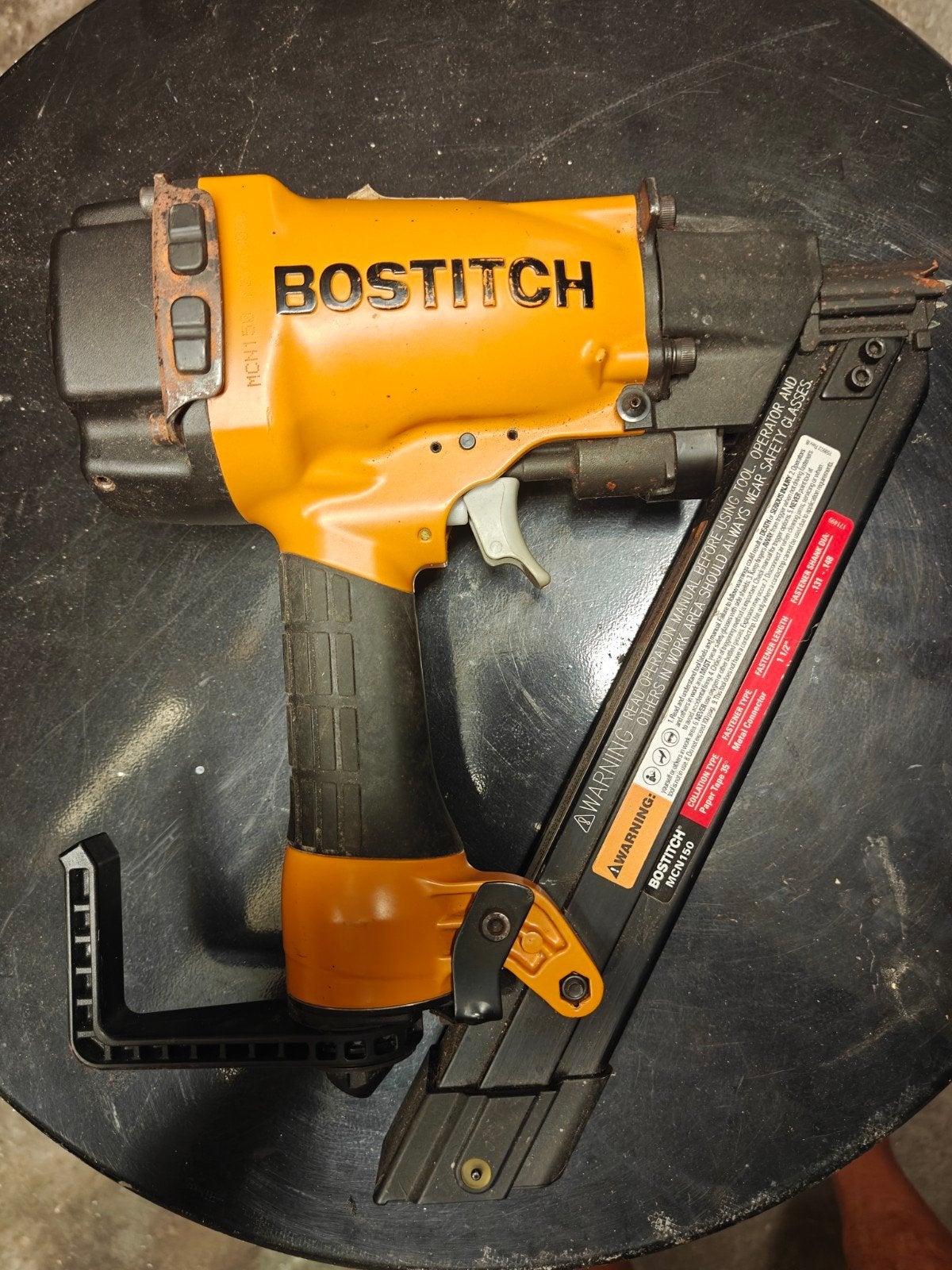 CLOUEUSE BOSTITCH MCN150-E pour fixation étrier bat, Bricolage & Construction, Enlèvement ou Envoi, Comme neuf