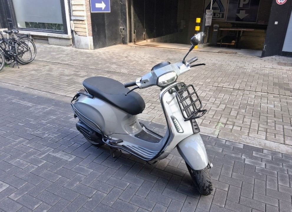 Vespa 2021 A-klasse – €1.800, Ophalen, Gebruikt, Benzine, Vespa