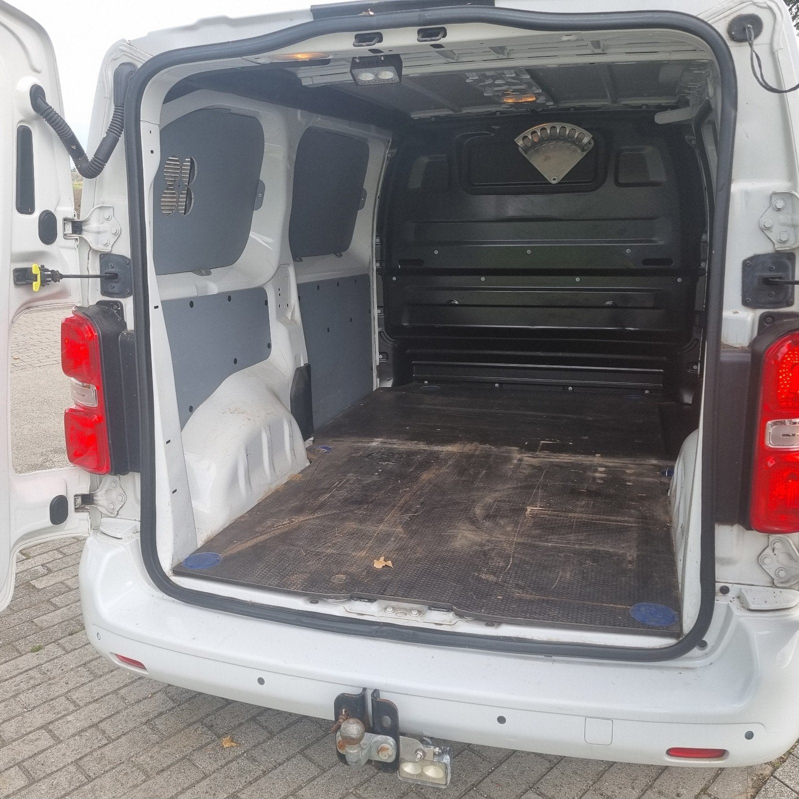 Peugeot Expert 2.0hdi 2016 140.000km 1 ste eig odhboek, Autos, Entreprise, Achat, Peugeot