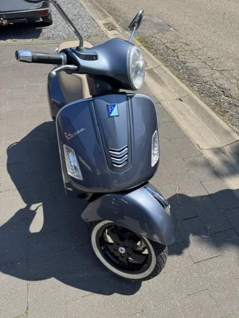 Vespa 250 GTS, Motoren, Scooter, Occasion, Bedrijf, 12 t/m 35 kW