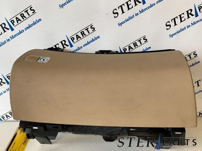 Boîte à gants d'un Mercedes S-Klasse, 3 mois de garantie, Utilisé, -, -