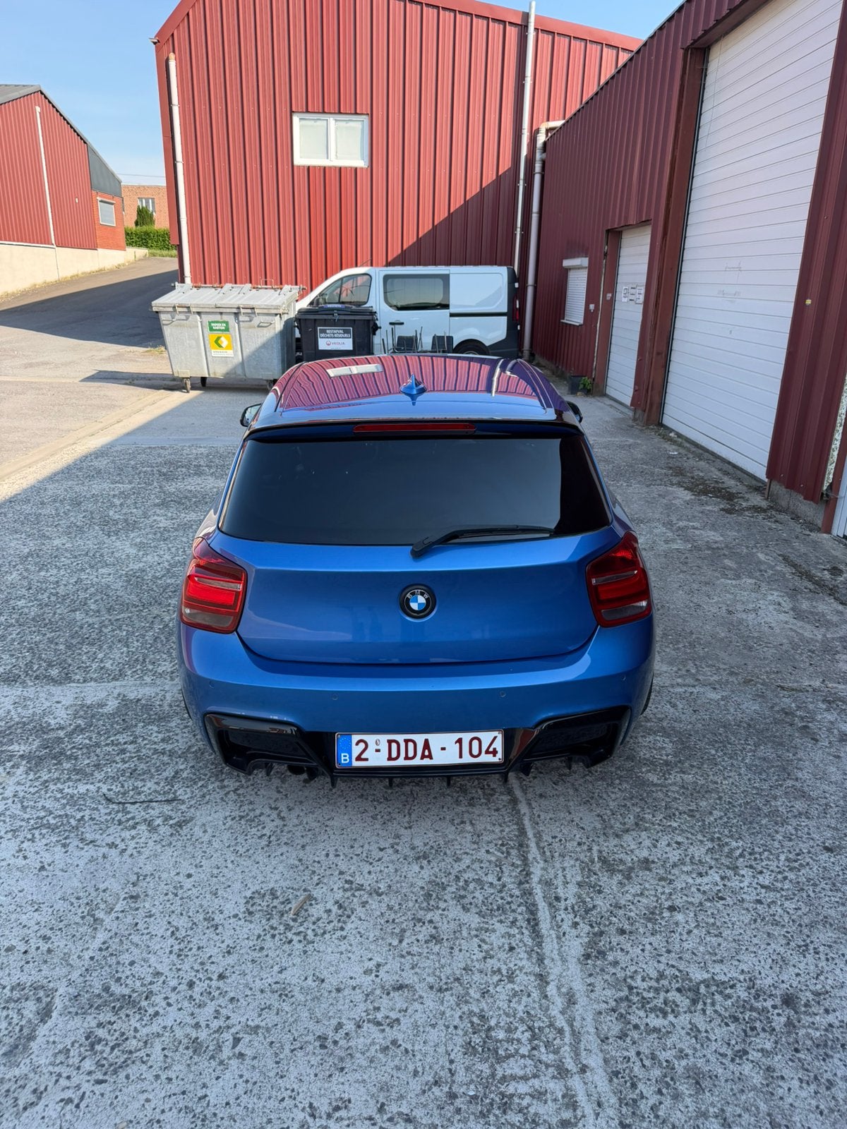Vends BMW 116i, 100 kW, Euro 5, Zwart, 4 cilinders