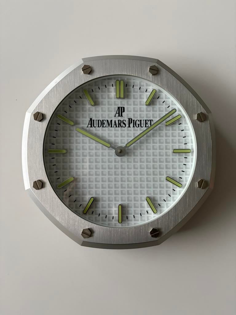 Horloge murale Audemars Piguet – design Royal Oak, Maison & Meubles, Accessoires pour la Maison | Horloges, Enlèvement, Comme neuf