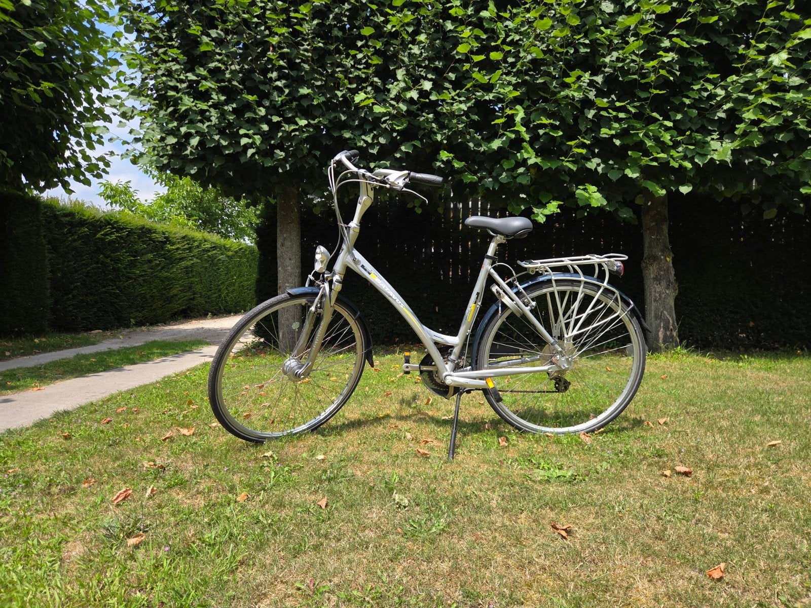 Batavus dames fiets met 21 versnellingen, Fietsen en Brommers, Fietsen | Dames | Damesfietsen, Ophalen, Batavus, Versnellingen