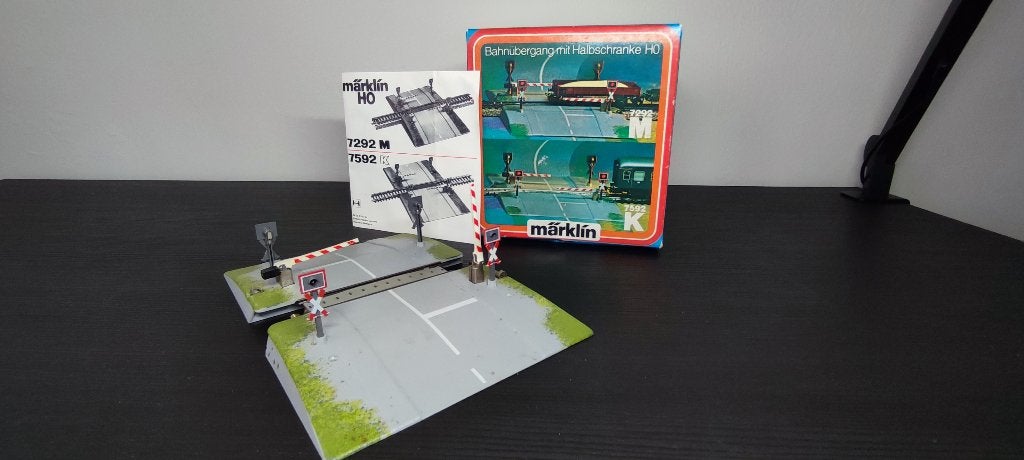 Märklin H0 rails, wissels, spoorwegovergang, Hobby en Vrije tijd, Modeltreinen | H0, Ophalen, Wisselstroom, Rails, Zo goed als nieuw