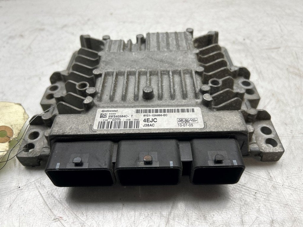 CALCULATEUR MOTEUR ECU Ford Fiesta 6 (JA8) (01-2008/01-2018), Autos : Pièces & Accessoires, Henry-Ford-Straße  1
50735  Köln, DE