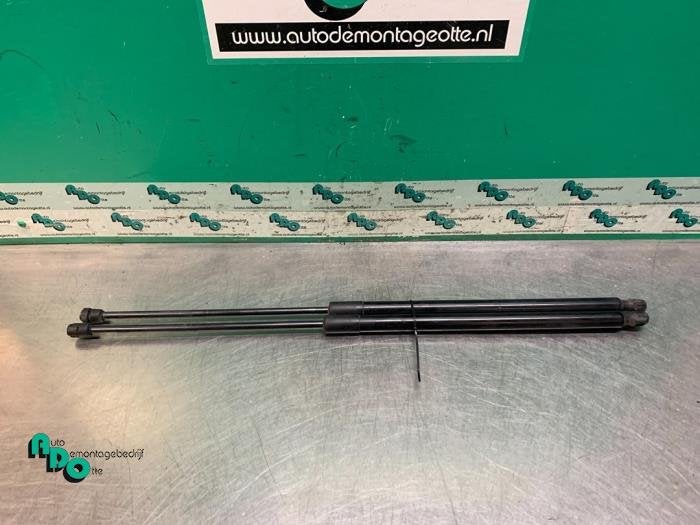 Kit amortisseur gaz hayon d'un Volkswagen Caddy (Caddy 10-), Autos : Pièces & Accessoires, Volkswagen, -, 3 mois de garantie, Utilisé