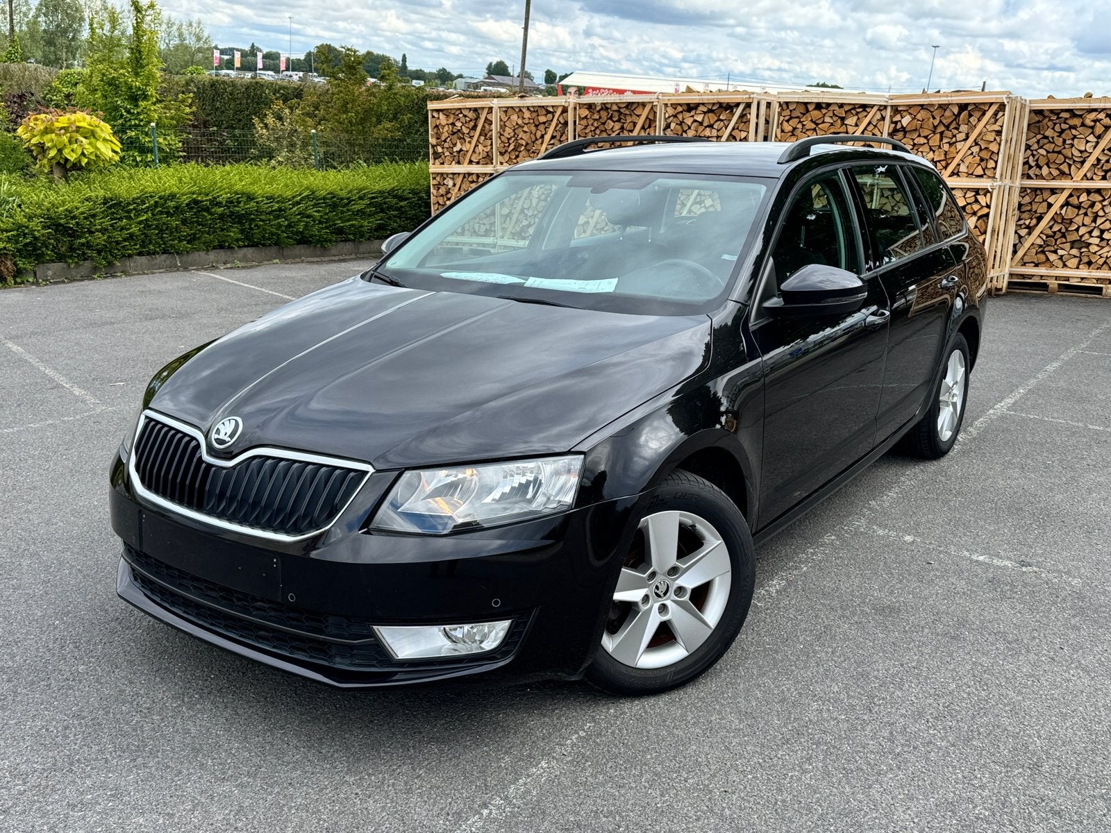 Skoda octavia 1.6L Diesel Euro 6b, Auto's, https://public.car-pass.be/vhr/61d02dbf-d4d7-43f8-86f9-bffd7f522419, Zwart, Bedrijf