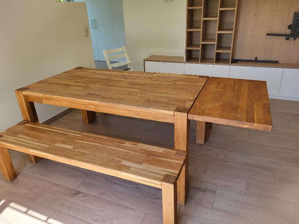 Table en bois massif avec bancs, 150 à 200 cm, Cinq personnes ou plus, Enlèvement, Utilisé