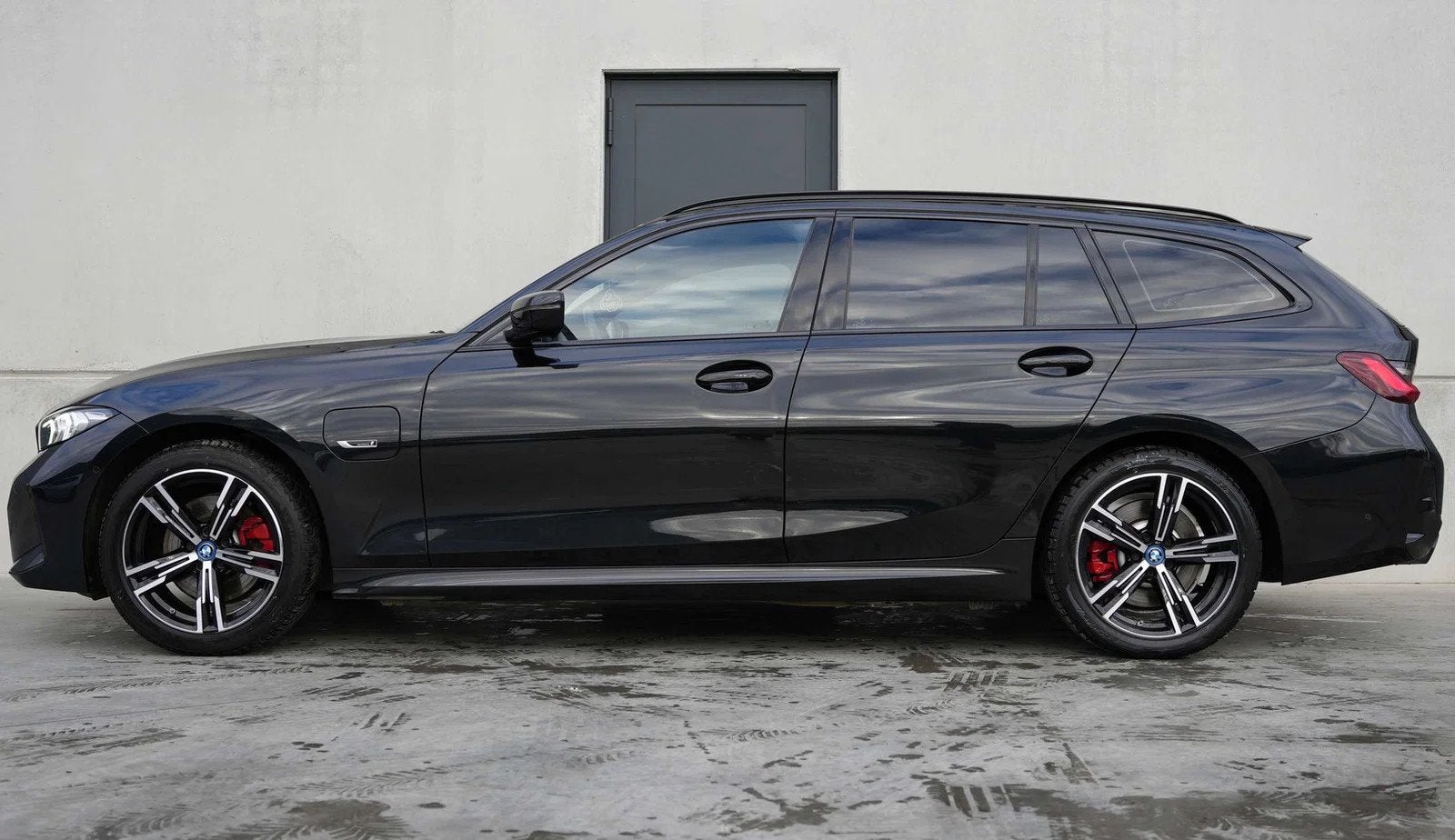 BMW 3 Serie 330 PHEV xDrive Touring M Sport | Facelift | Tre, Auto's, Automaat, 1998 cc, Gebruikt, Zwart