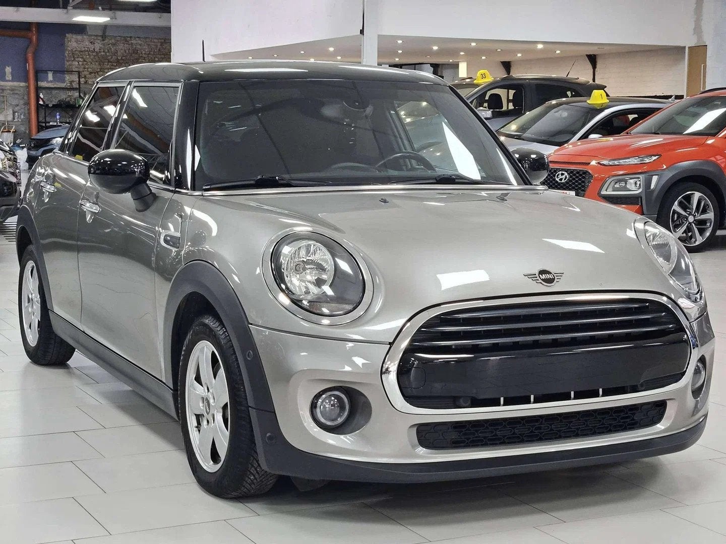 MINI Cooper 1.5i Boîte Automatique Sensors Cruise Gps Bluet, Gebruikt, 136 pk, Bedrijf, 5 deurs