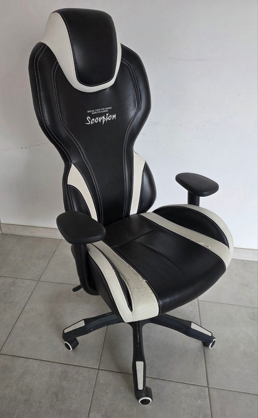 Scorpion Gaming Chair, Huis en Inrichting, Ophalen, Gebruikt, Zwart, Gaming bureaustoel