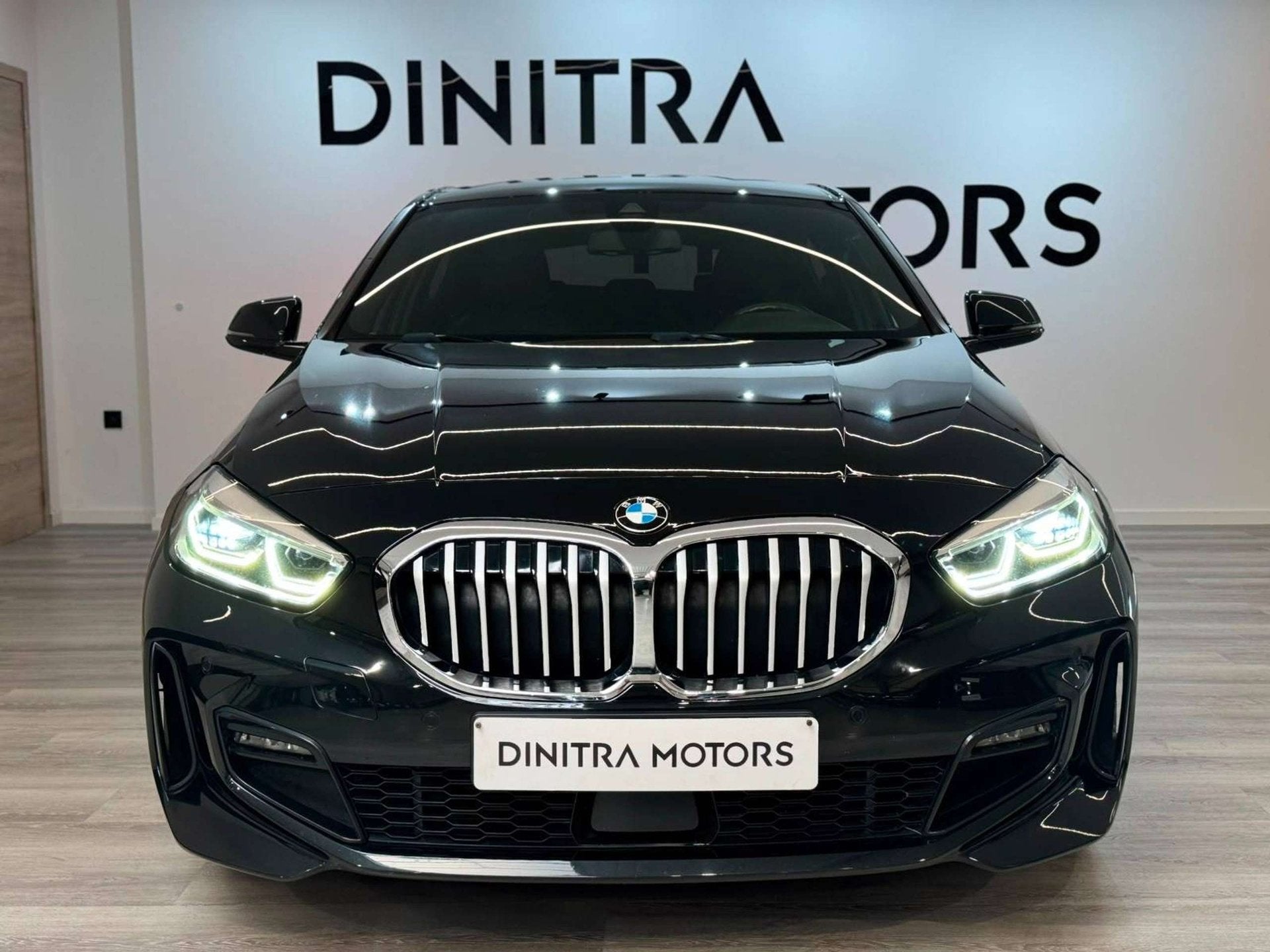 BMW 118 M-Sport - Carplay/Navi/Cruise/LED/Zetelvw, Automaat, 1 Reeks, 4 cilinders, Zwart