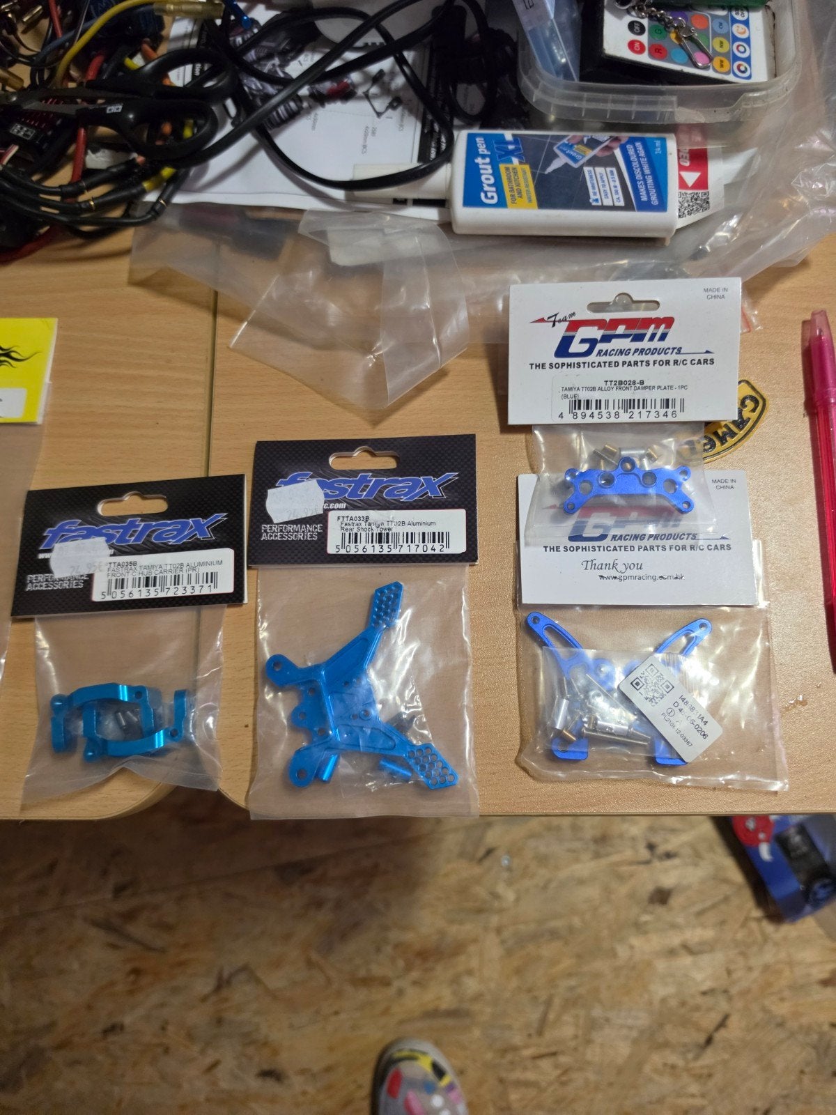 tamiya tt02b lot de pieces alu pneus et jantes