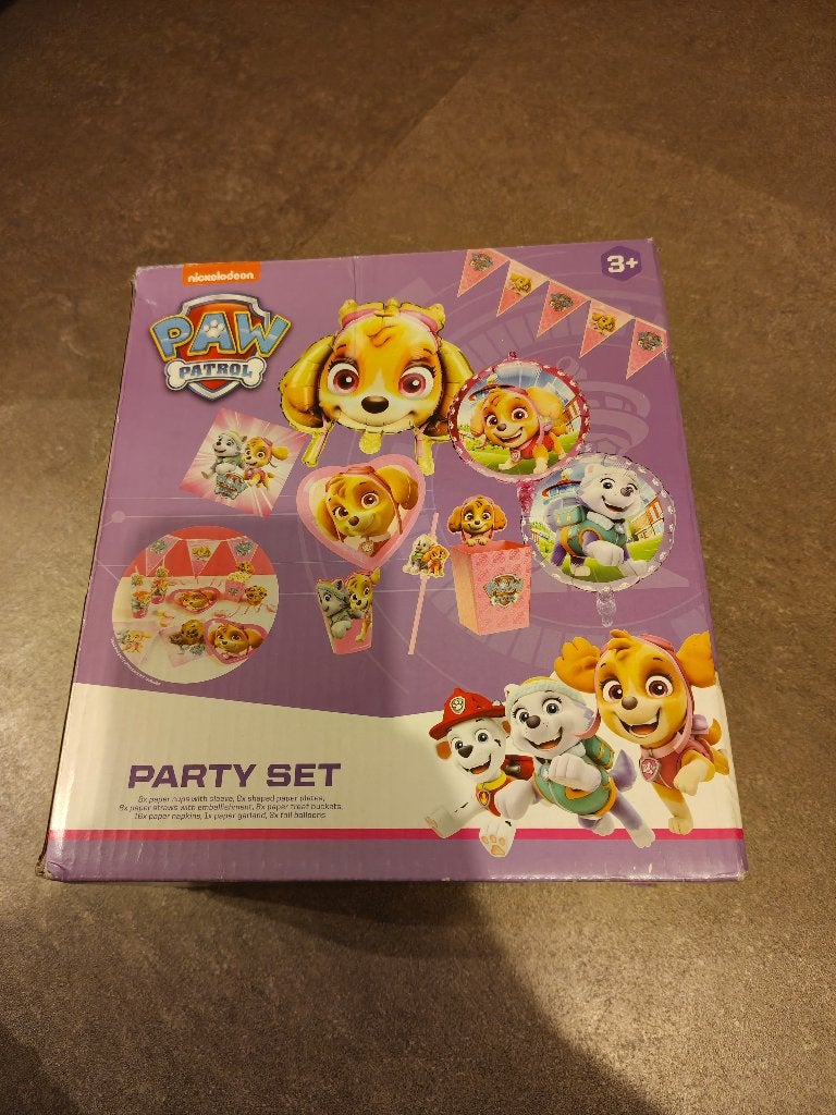 Set de fête Paw Patrol, Enfants & Bébés, Jouets | Figurines, Enlèvement, Neuf