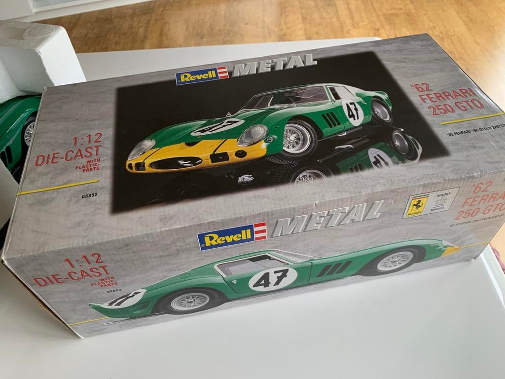 Ferrari 250GTO 1/12 Revell 250 GTO KYALAMI / NURBURG, Hobby & Loisirs créatifs, Modélisme | Voitures & Véhicules, Comme neuf, Revell