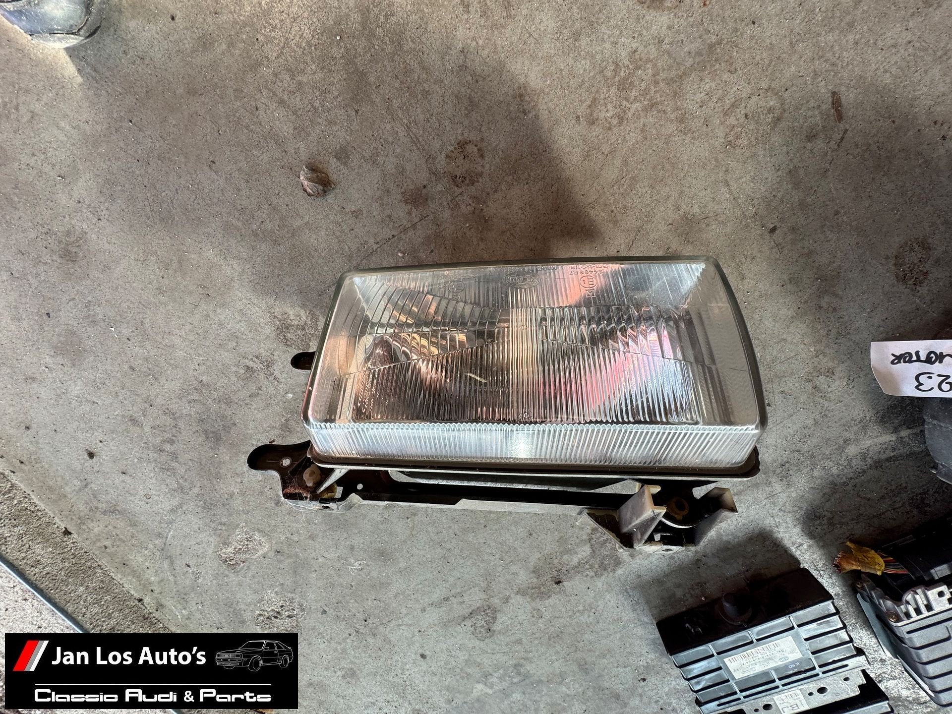 Audi 80 B2 typ 81 koplamp links hella facelift, Gebruikt, -, -, -