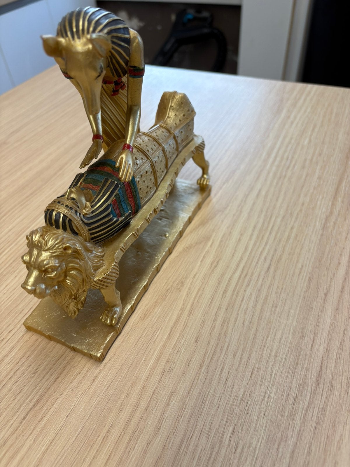 Egyptische god anubis met sarcofaag, Ophalen, Zo goed als nieuw