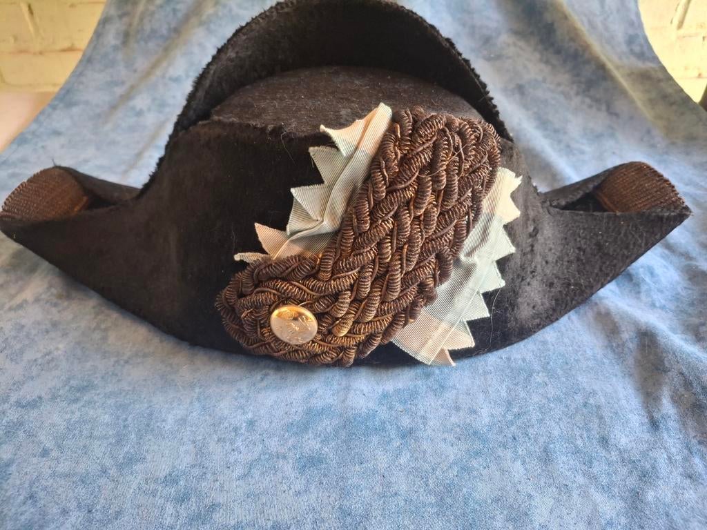 Bicorne, Ophalen of Verzenden