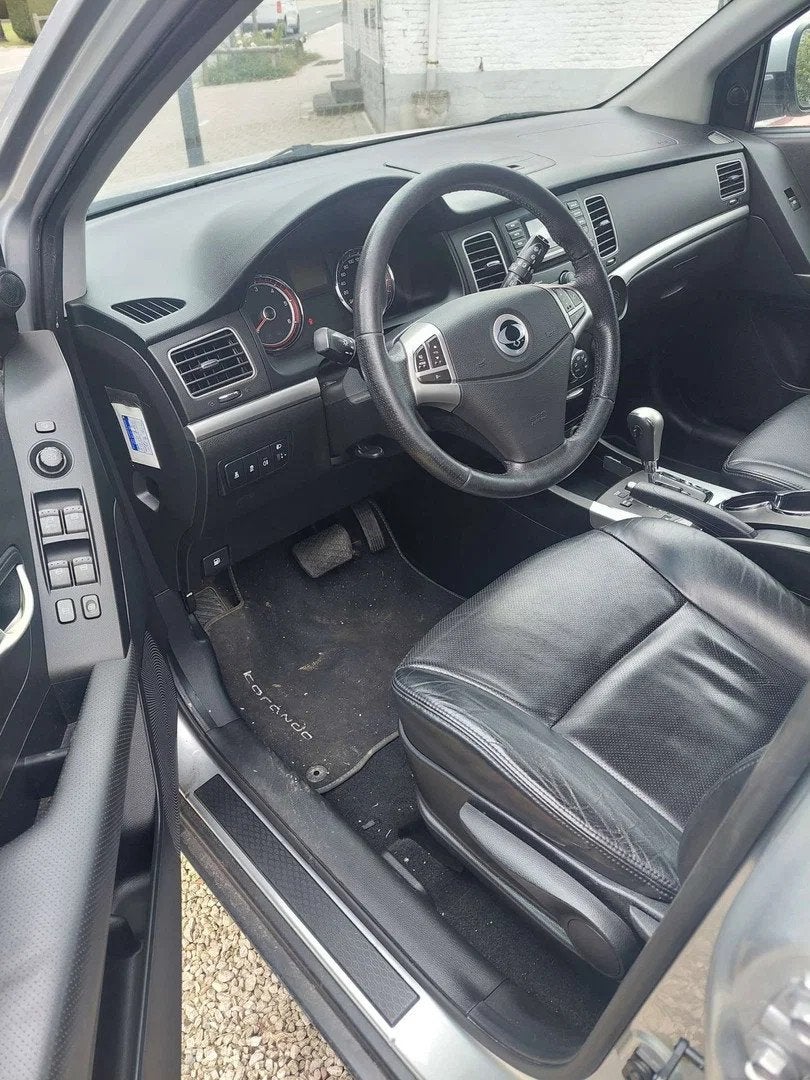 SsangYong Korando GEARBOX PROBLEM Rijdt niet (automatique), Autos, SsangYong, Cuir, Achat, 199 g/km, Korando