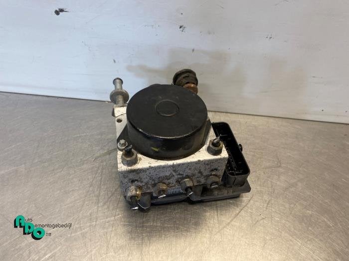 ABS Pomp van een Skoda Fabia (Fabia 08-), Gebruikt, -, -, Ophalen of Verzenden