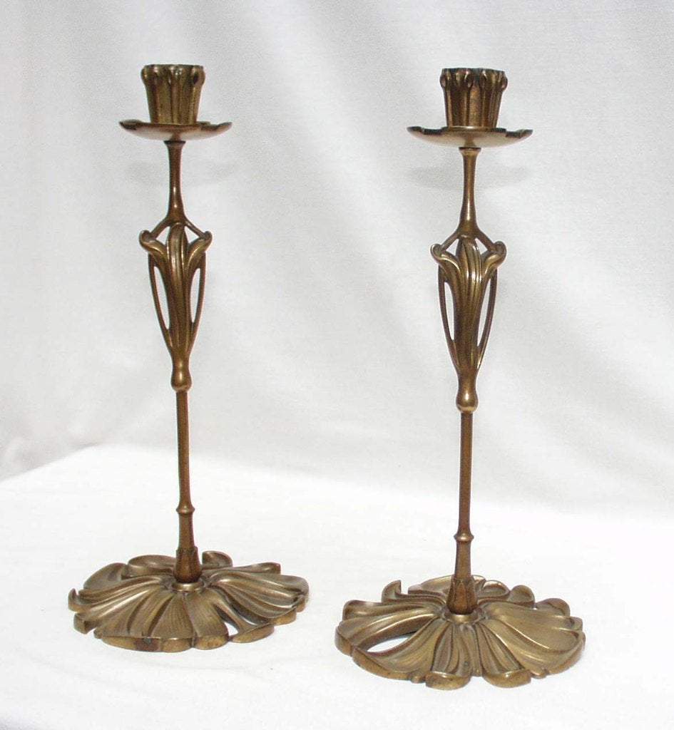 Une paire de chandeliers Art Nouveau - Georges De Feure., Enlèvement ou Envoi, Cuivre ou Bronze