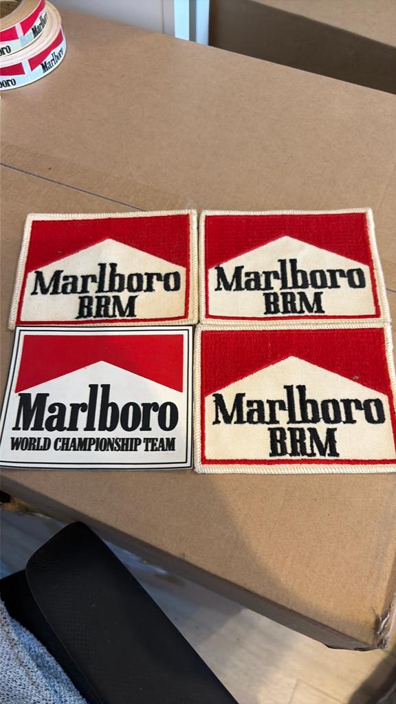 Marlboro BRM-stoffen badge, Verzamelen, Ophalen of Verzenden, Zo goed als nieuw