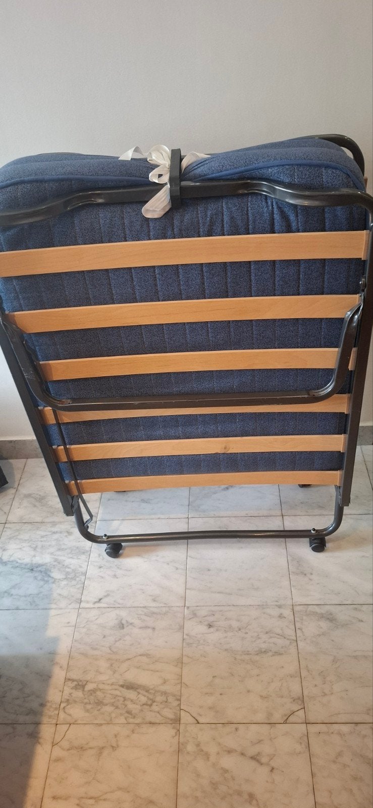 logeerbed met hoes, Huis en Inrichting, Slaapkamer | Slaapbanken, Ophalen