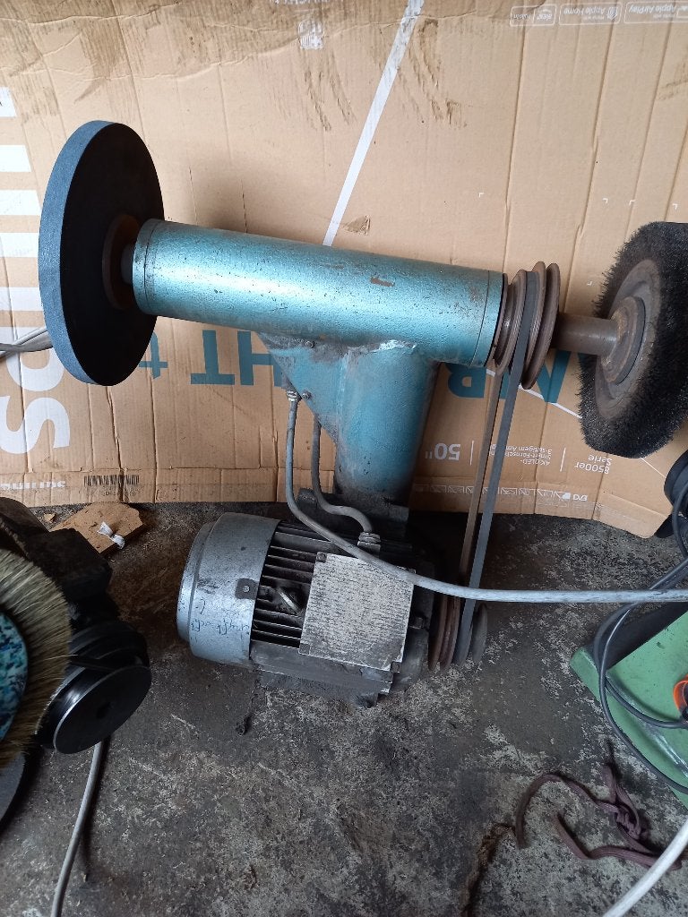industrieel slijpmachine met stalen borstel, Ophalen