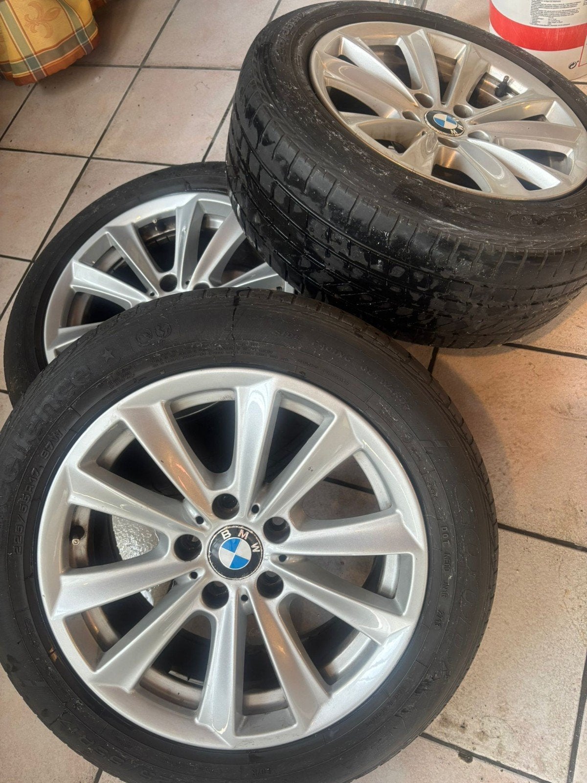 Jantes et pneus Bmw 225 55 17 originaux, Autos : Pièces & Accessoires, Pneus & Jantes, Enlèvement, Pneu(s)