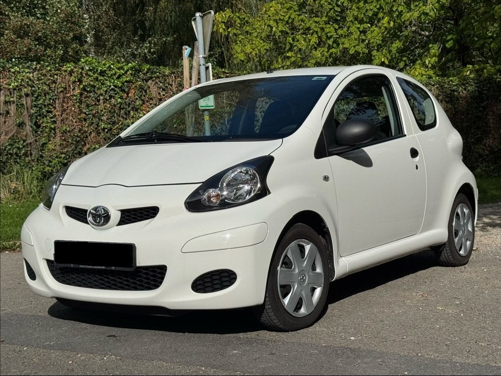 Aygo essence – 12 mois garantie– seulement 46.163 km, Auto's, Voorwielaandrijving, Stof, 50 kW, Zwart