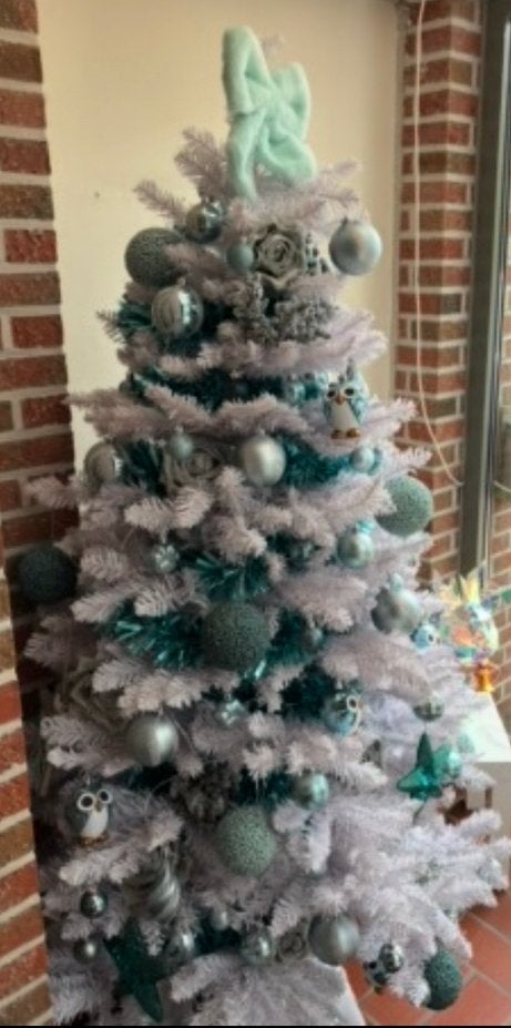 Witte kerstboom met verlichting en versiering, Diversen, Ophalen of Verzenden, Zo goed als nieuw