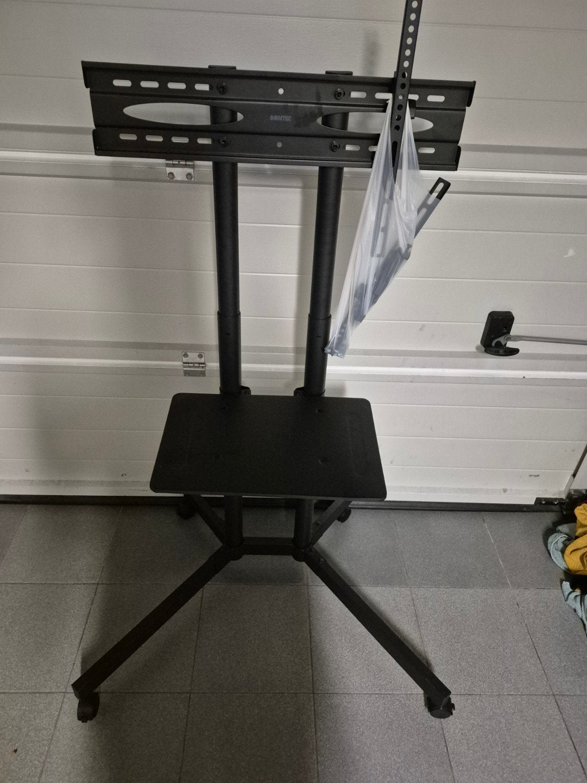 tv standaard, Ophalen