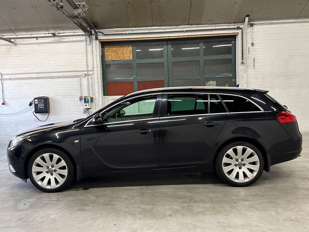 Opel Insignia Sports Tourer 2.0 T Sport 4x4 | Trekhaak | Cru, Autos, Achat, Entreprise, Noir, 5 portes