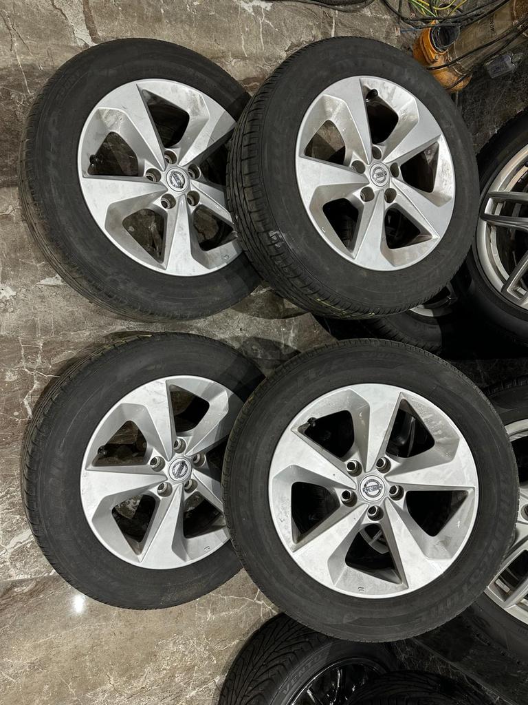 Jantes Nissan Qashqai avec pneus d'été inclus, Pneus été, 17 pouces, Enlèvement, Jante(s)