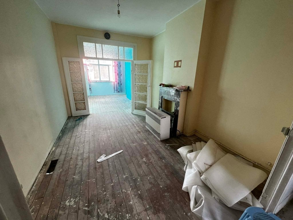Appartement a vendre  une chambre a rénover, Immo, Maisons à vendre, Bruxelles, Appartement