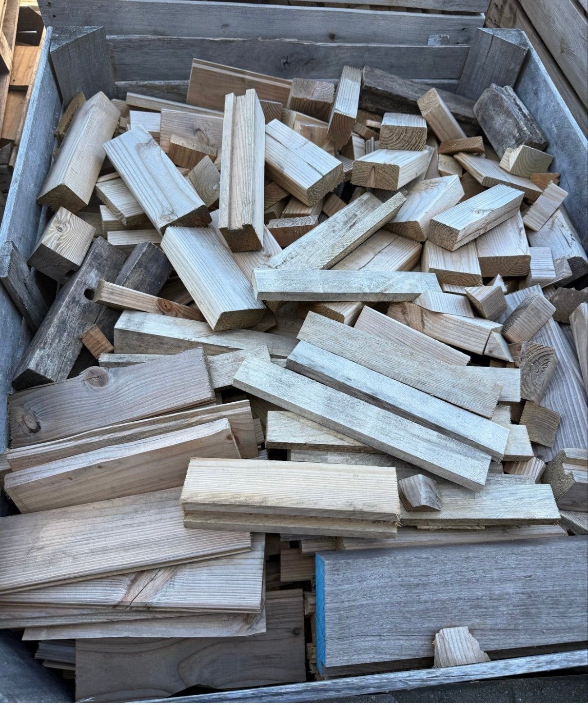 SUPER PROMO 15 kisten droog aanmaak- en resthout, Tuin en Terras, 6 m³ of meer, Ophalen, Blokken